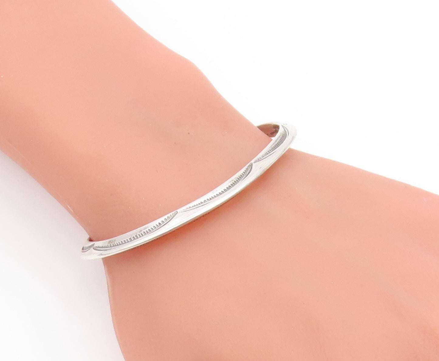 925 Sterling Silver Vintage Bracelet NAVAJO Minimalist Etched Wave Cuff  BT11901