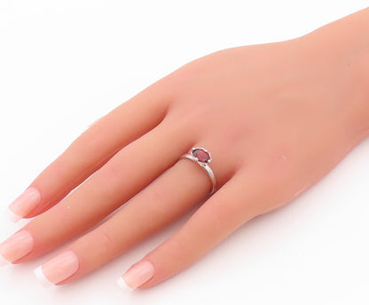 925 Sterling Silver Vintage Ring Minimalist Oval Garnet Flower  SZ 6.5  RG32268