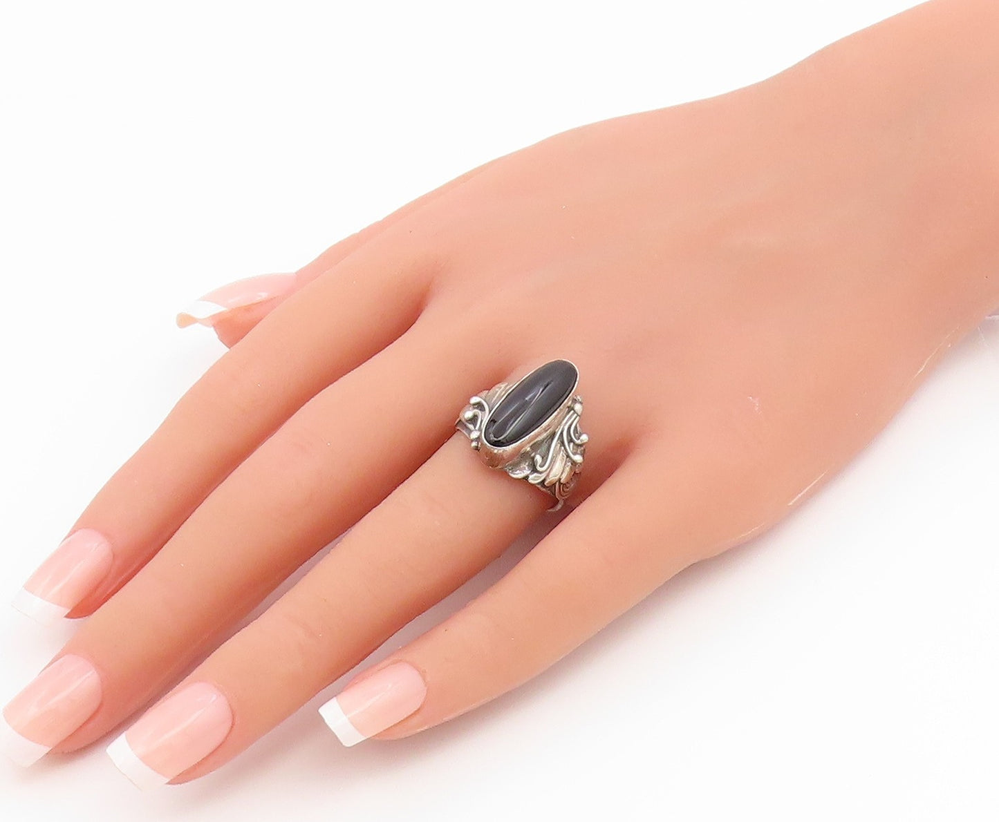 925 Sterling Silver Vintage Ring NAVAJO Onyx Feather & Scroll  Sz 8  RG36866