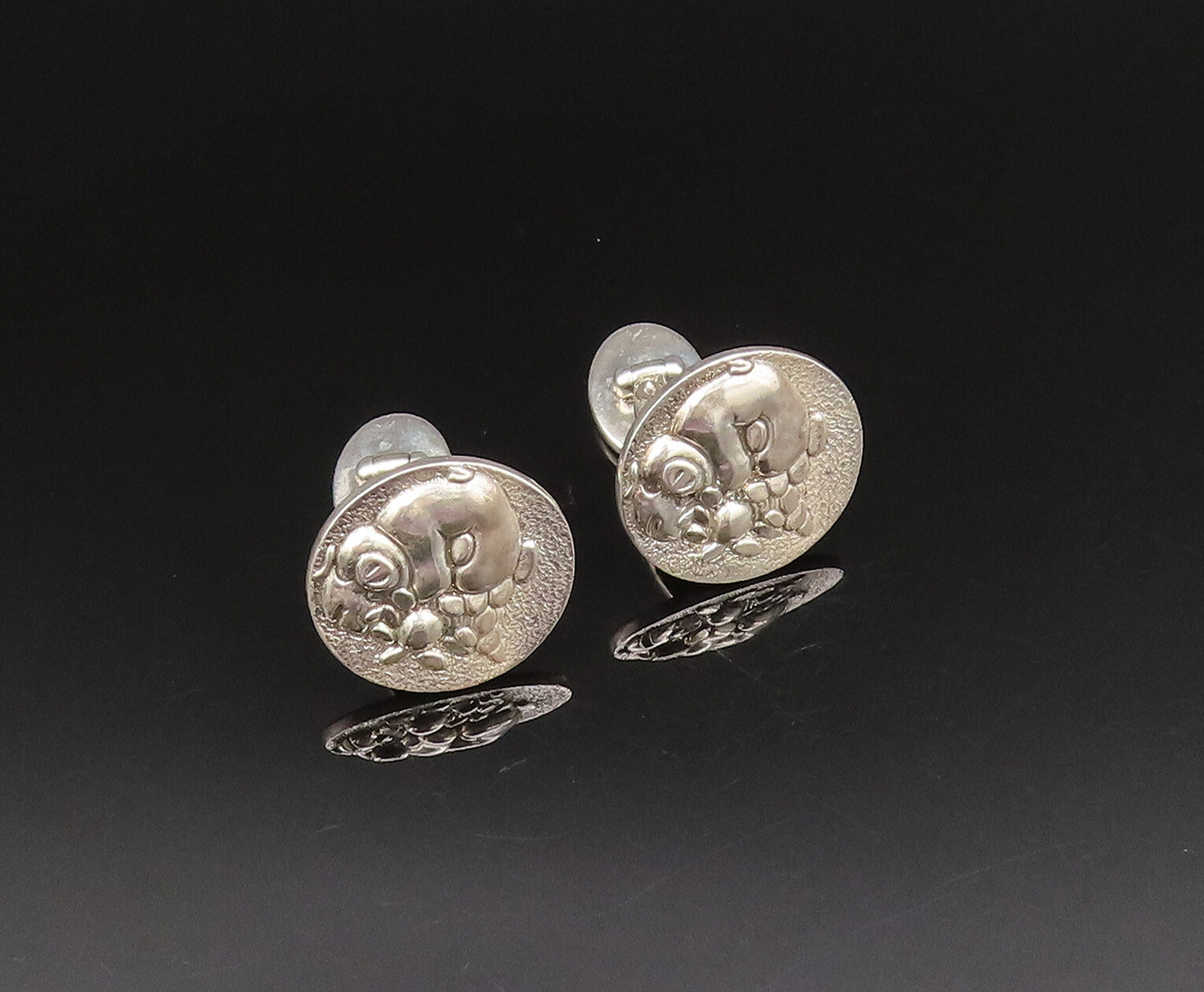 DESIGNER 925 Sterling Silver Vintage Pig Hugging Treasure Cuff Links TR3407