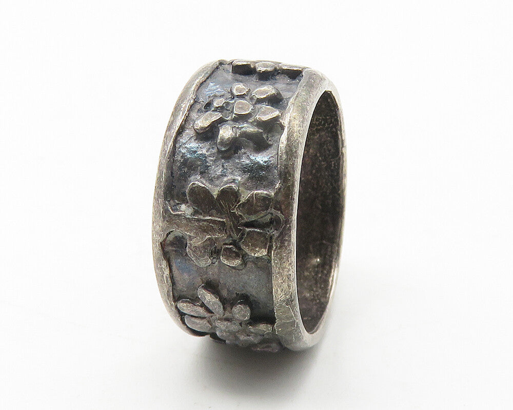 925 Sterling Silver   Vintage Dark Tone Flower Pattern Band Ring Sz 6  RG11639