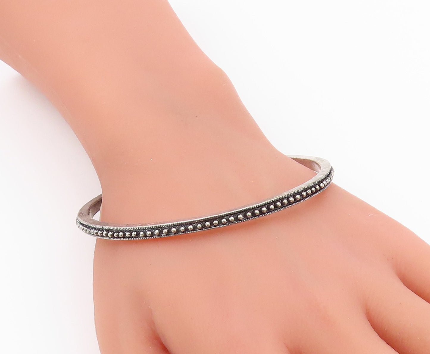 925 Sterling Silver  Vintage Dark Tone Spiked Detail Bangle Bracelet  BT6891