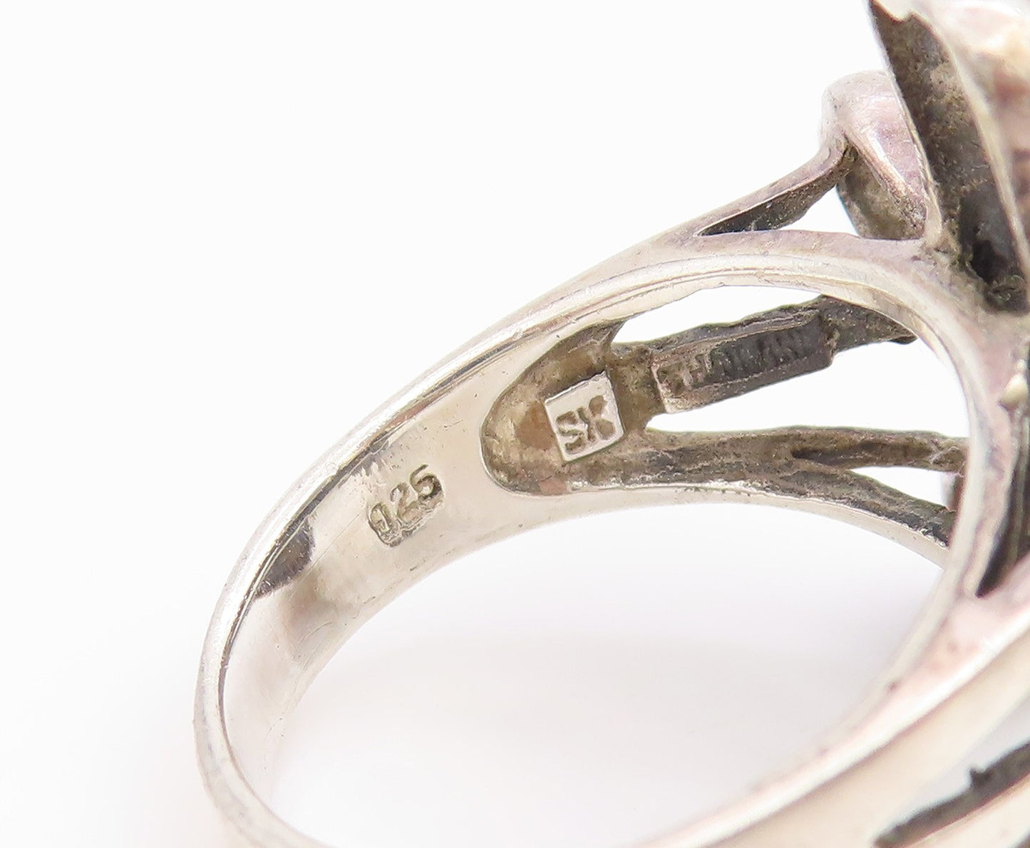 925 Sterling Silver Vintage Ring Classic Textured Floral Petal  Sz 8  RG36025