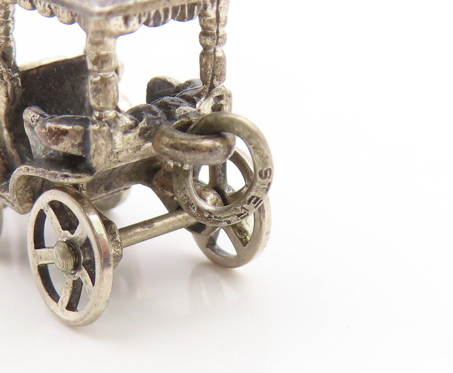 925 Sterling Silver Vintage Pendant BEAU Horse & Carriage Charm Moves  PT26278
