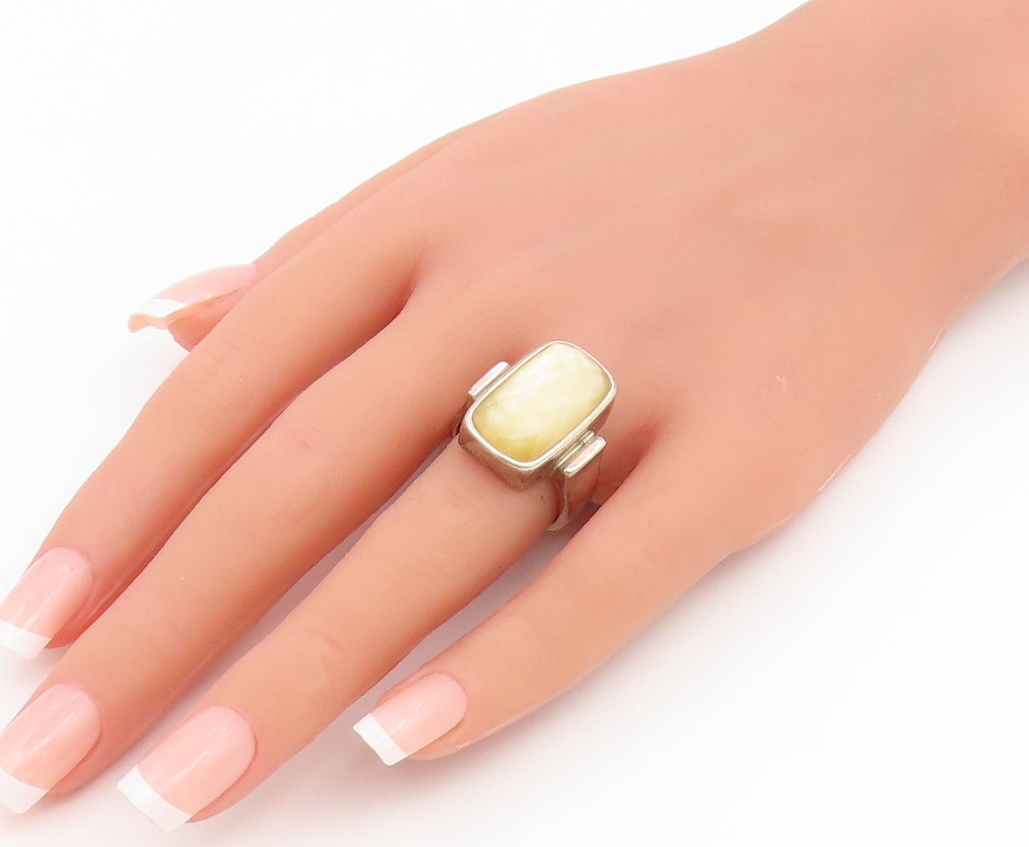 925 Sterling Silver Vintage Ring WHITNEY KELLY Mother Of Pearl  Sz 8  RG36861