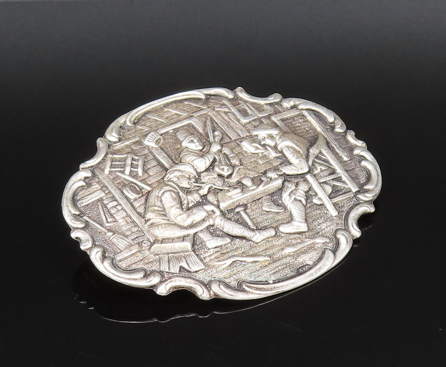 925 Sterling Silver  Vintage Dutch Men At Bar Scenery Brooch Pin  BP10057