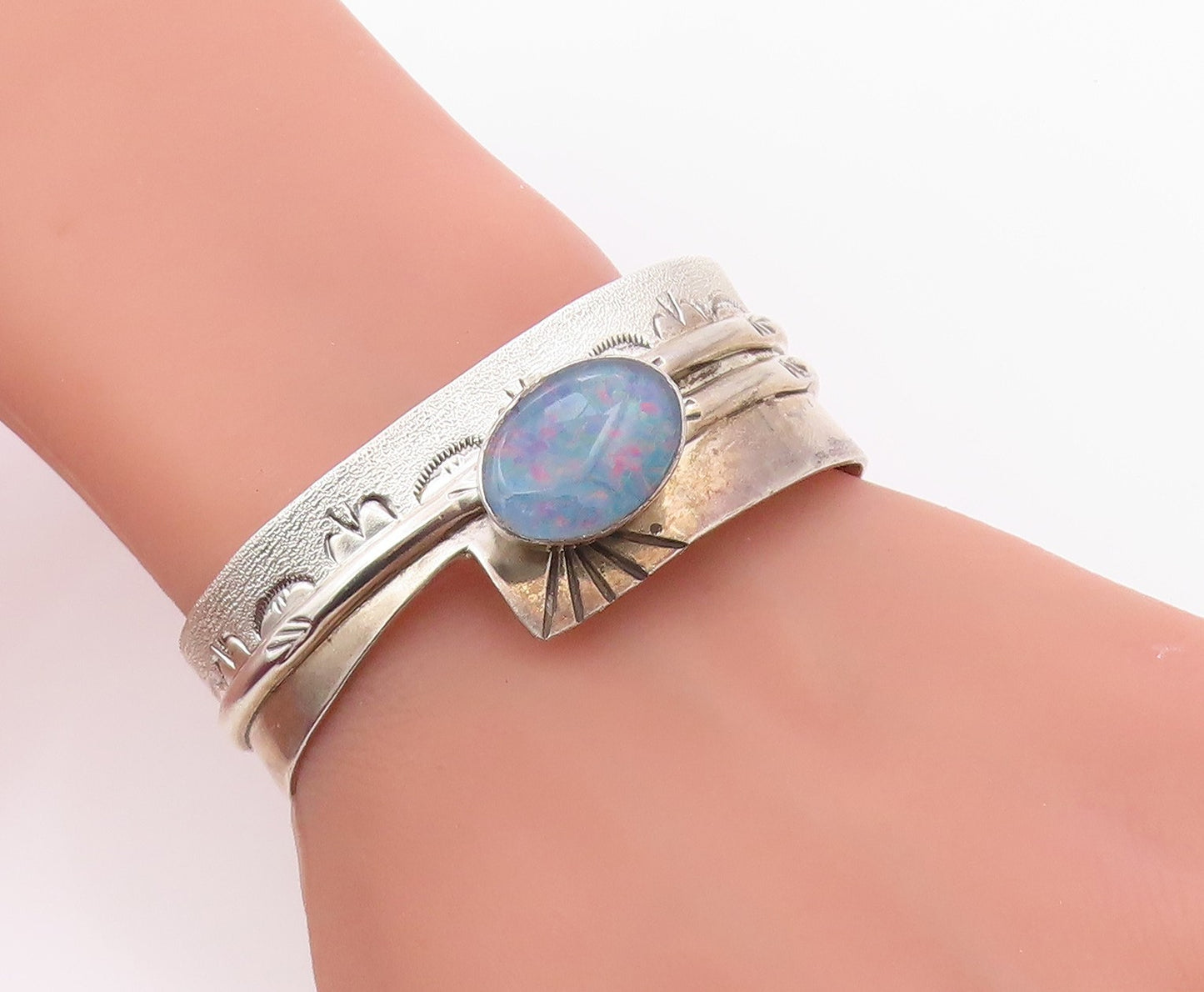 925 Sterling Silver Vintage Bracelet NAVAJO Fire Opal Arrow & Sunburst BT12098