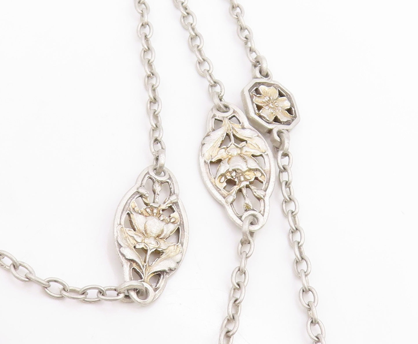 925 Sterling Silver Vintage Necklace Antique Floral Leaf Motif Long Chain NE4795