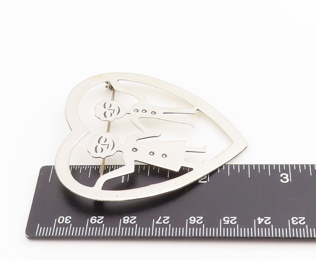 925 Sterling Silver Vintage Brooch Happy Couple Holding Hands Love Pin  BP11989