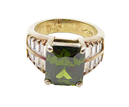 925 Sterling Silver  Shiny Peridot & Cubic Zirconia Cocktail Ring Sz 8  RG9444