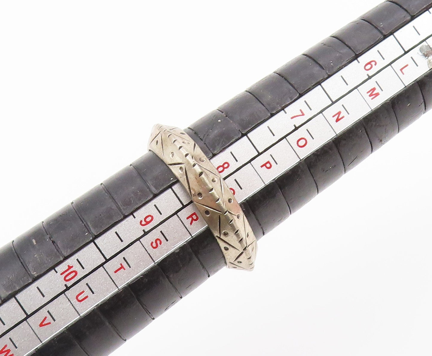 925 Sterling Silver Vintage Ring Etched Geometric Pattern Band  Sz 8.5  RG36900
