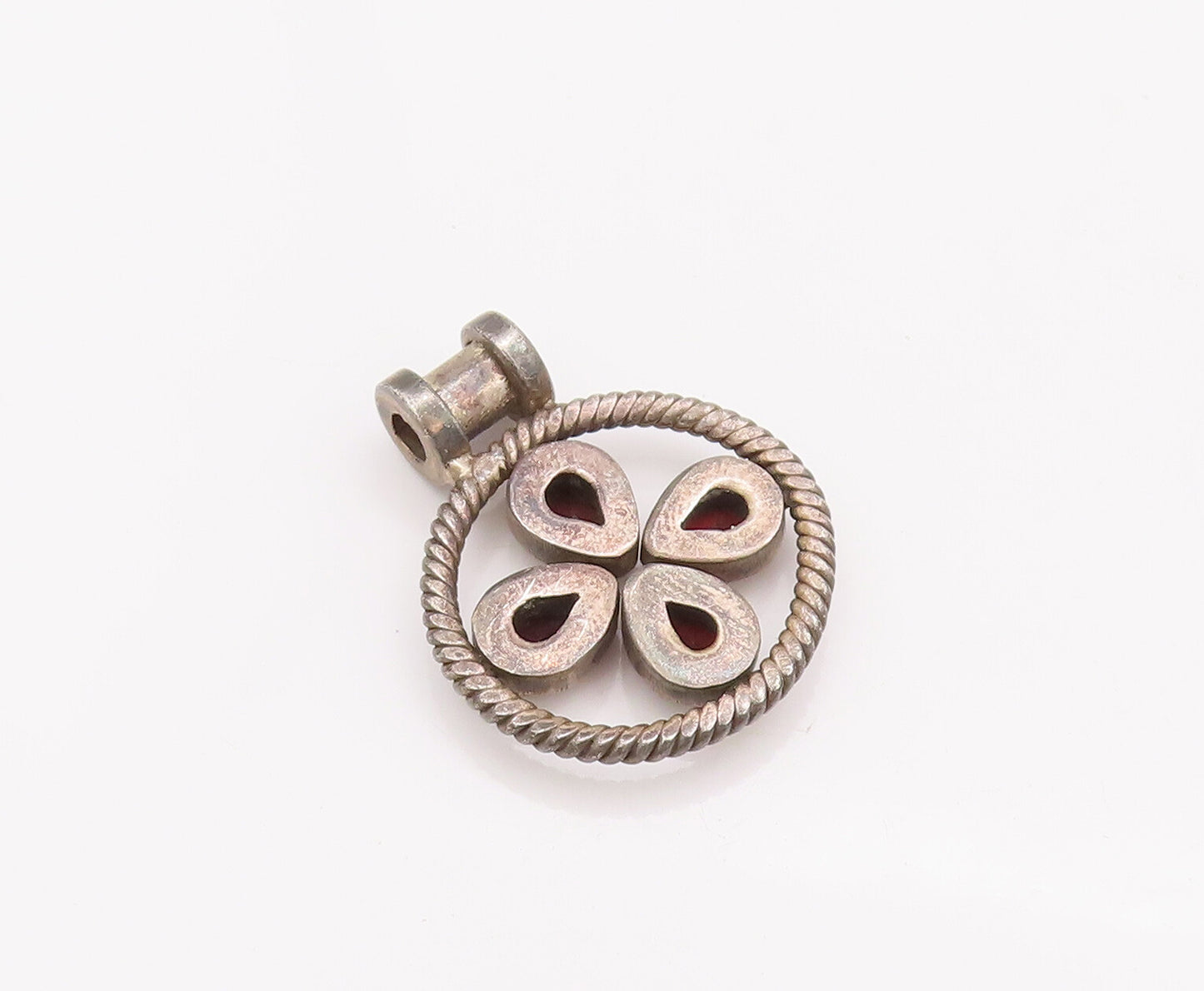 925 Sterling Silver Vintage Pendant Roped Border Drop Cut Garnet  PT22885