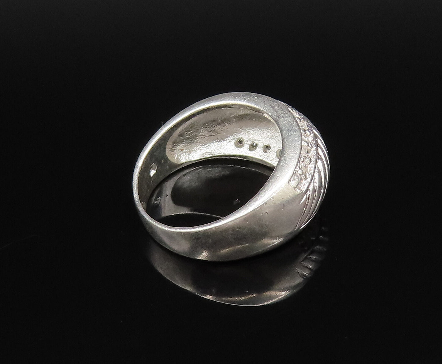 925 Silver  Vintage Ribbed Center & Cubic Zirconia Edge Ring Sz 7  RG25801