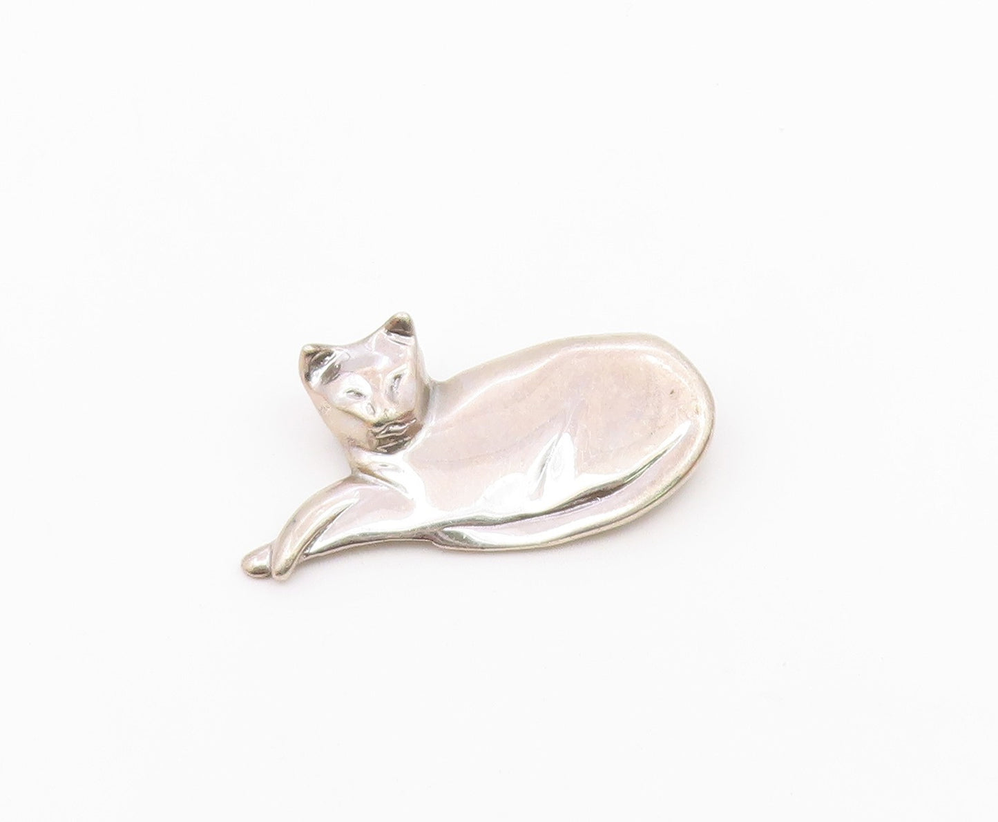 ROGER NICHOLS 925 Silver  Vintage Polished Laying Cat Brooch Pin  BP9860