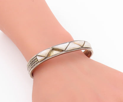 925 Sterling Silver Vintage Bracelet NAVAJO ZUNI Mother Of Pearls Cuff  BT11294