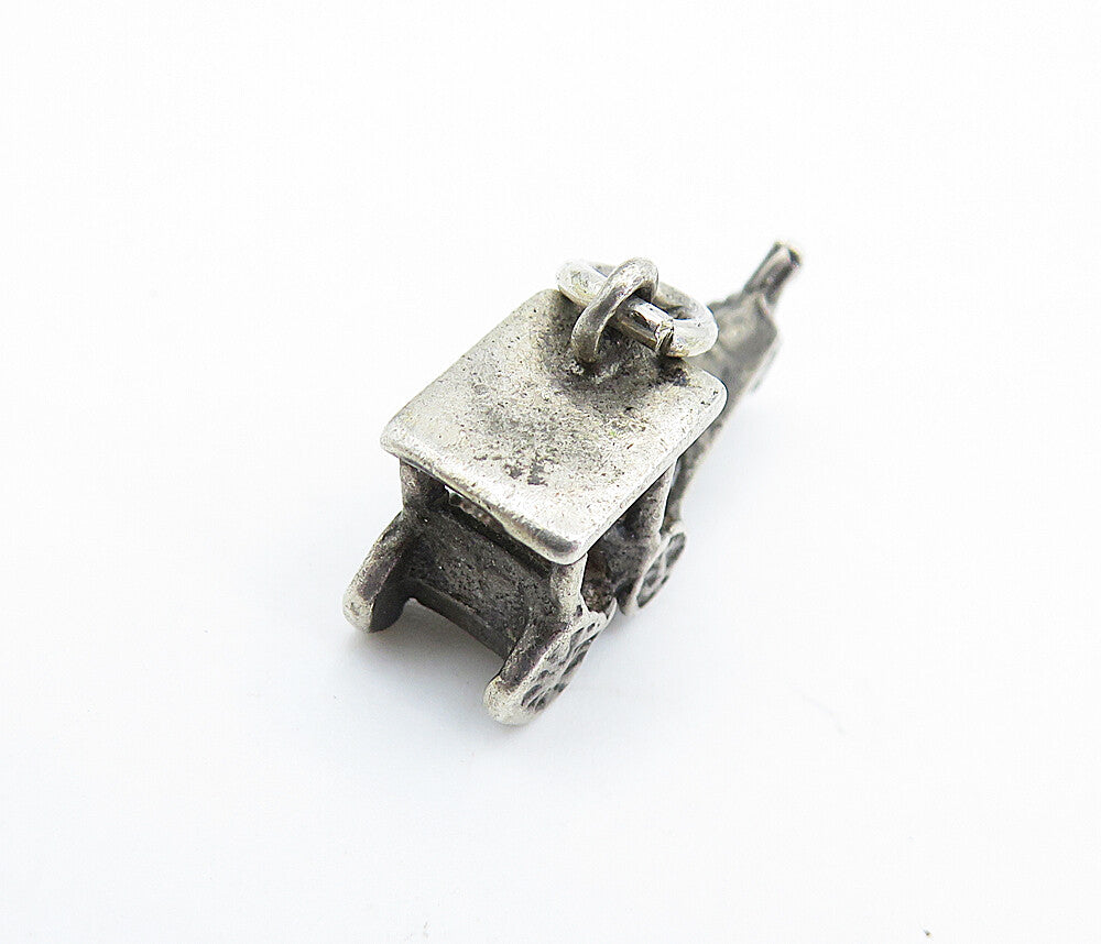 POST BELL TRADING 925 Silver  Vintage Horse & Carriage Motif Pendant  PT4190