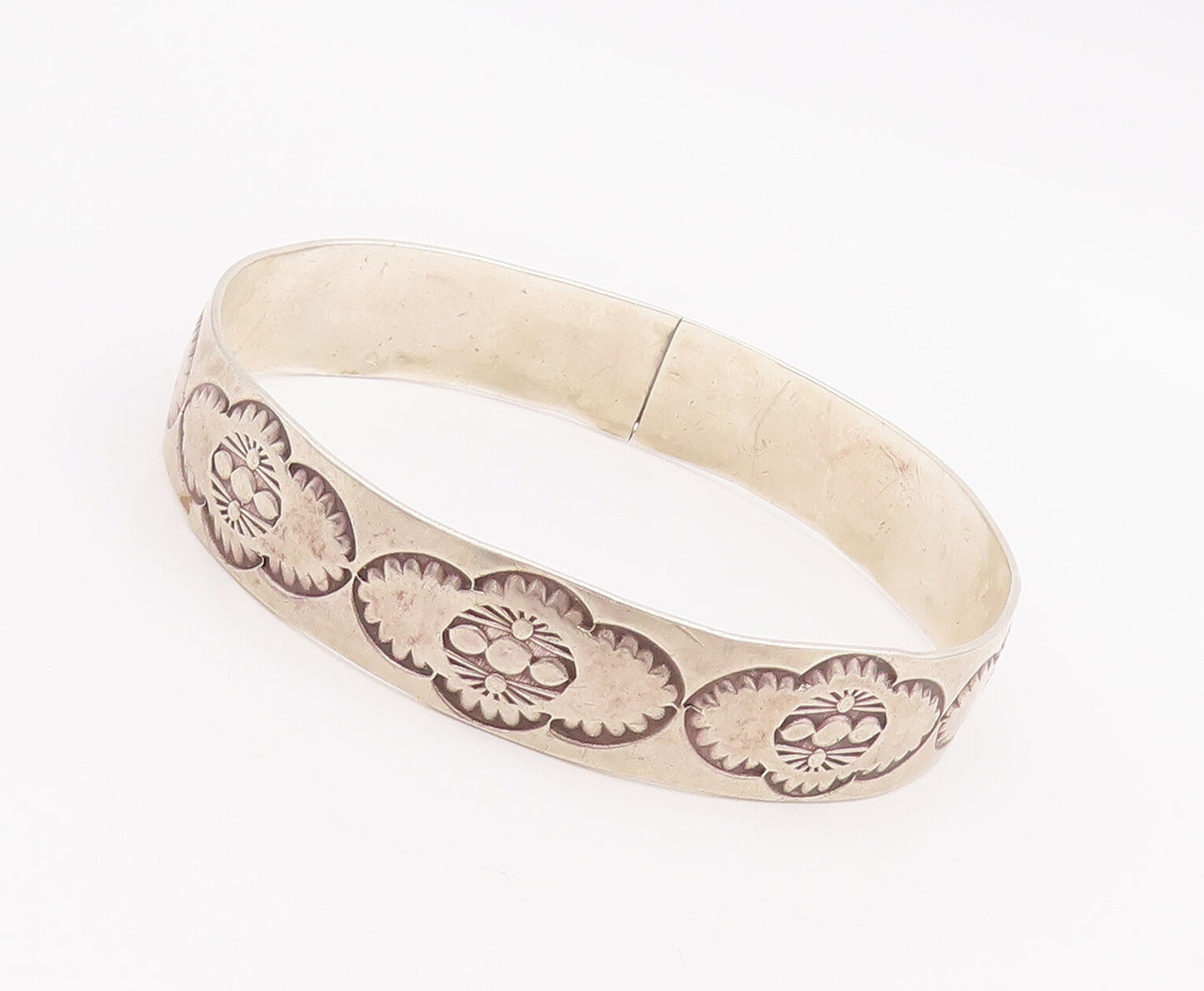 925 Sterling Silver Vintage Bracelet DOUGLAS ETSITTY NAVAJO Bangle  BT10581
