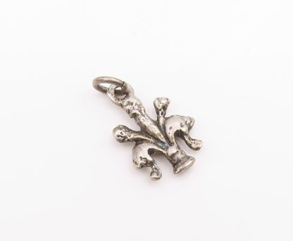 925 Sterling Silver Vintage Petite Etched Detail Drop Pendant  PT17747