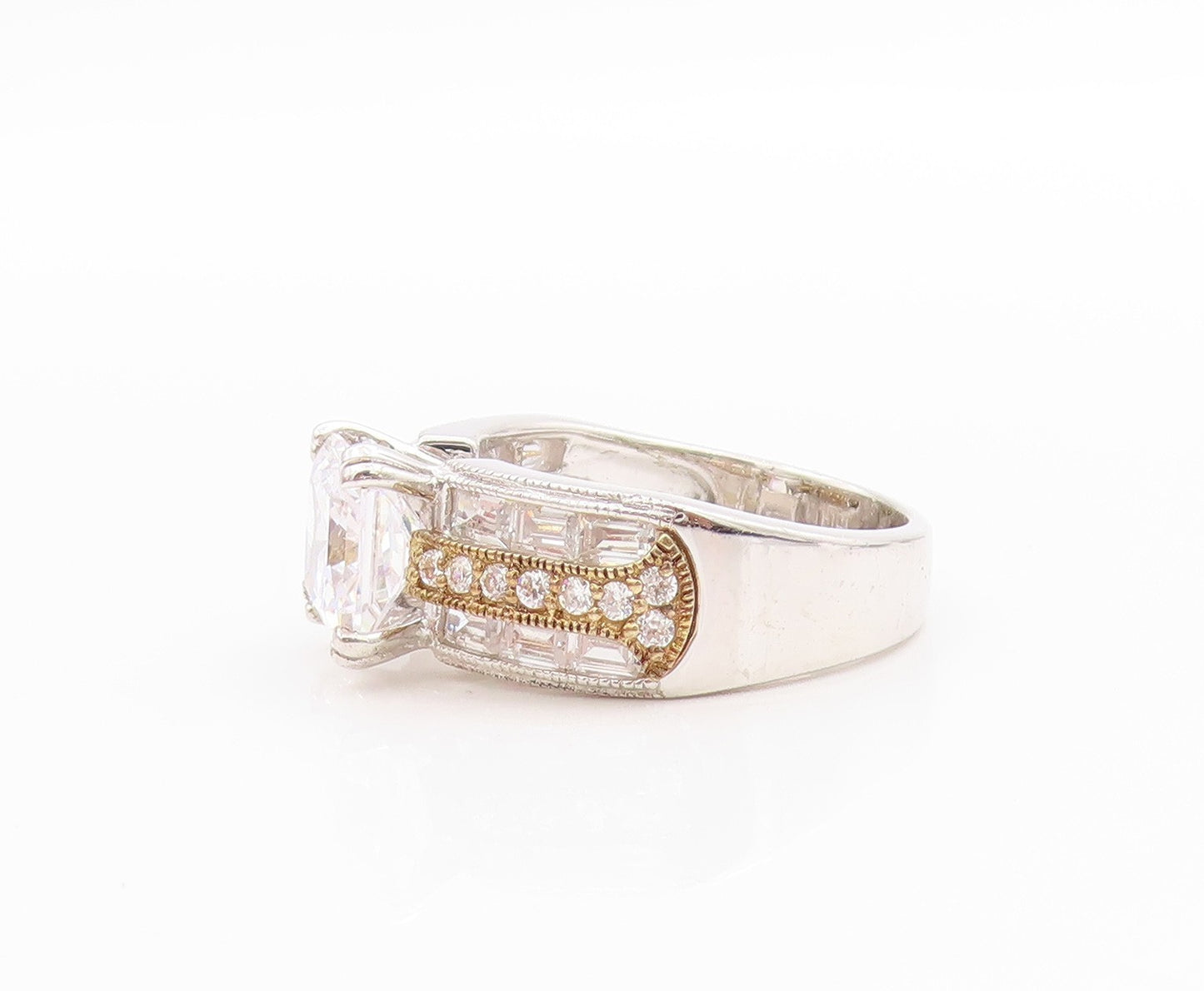 925 Sterling Silver Vintage Ring Modernist Two tone CZ Dome Band Sz 8 RG33451