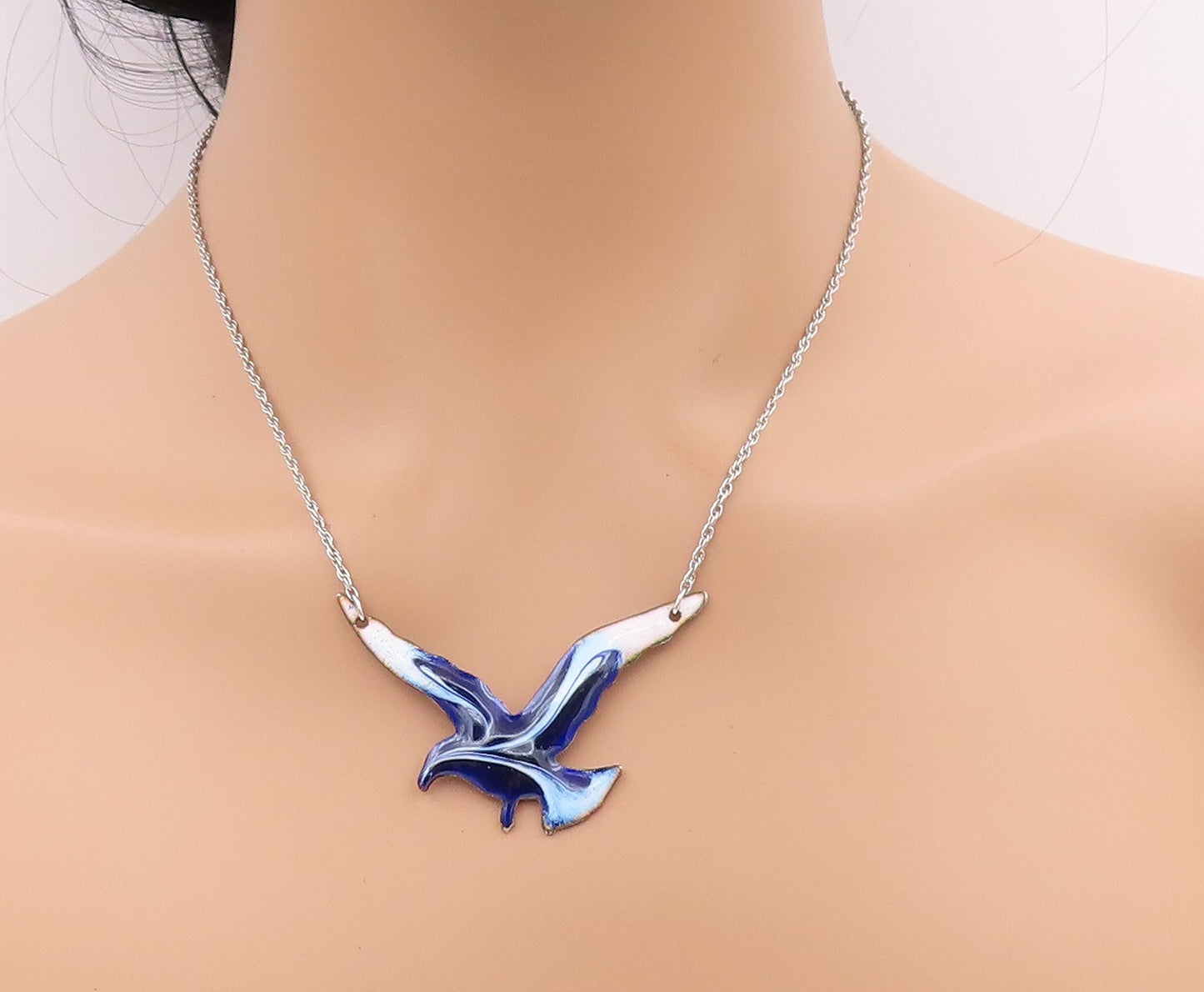 925 Sterling Silver Vintage Necklace Designer Blue & White Enameled Bird  NE4573