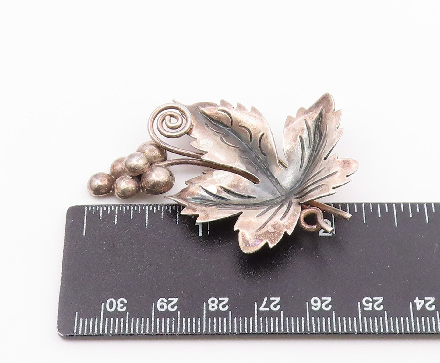 MEXICO 925 Sterling Silver  Vintage Dark Tone Grape Leaf Brooch Pin  BP4179