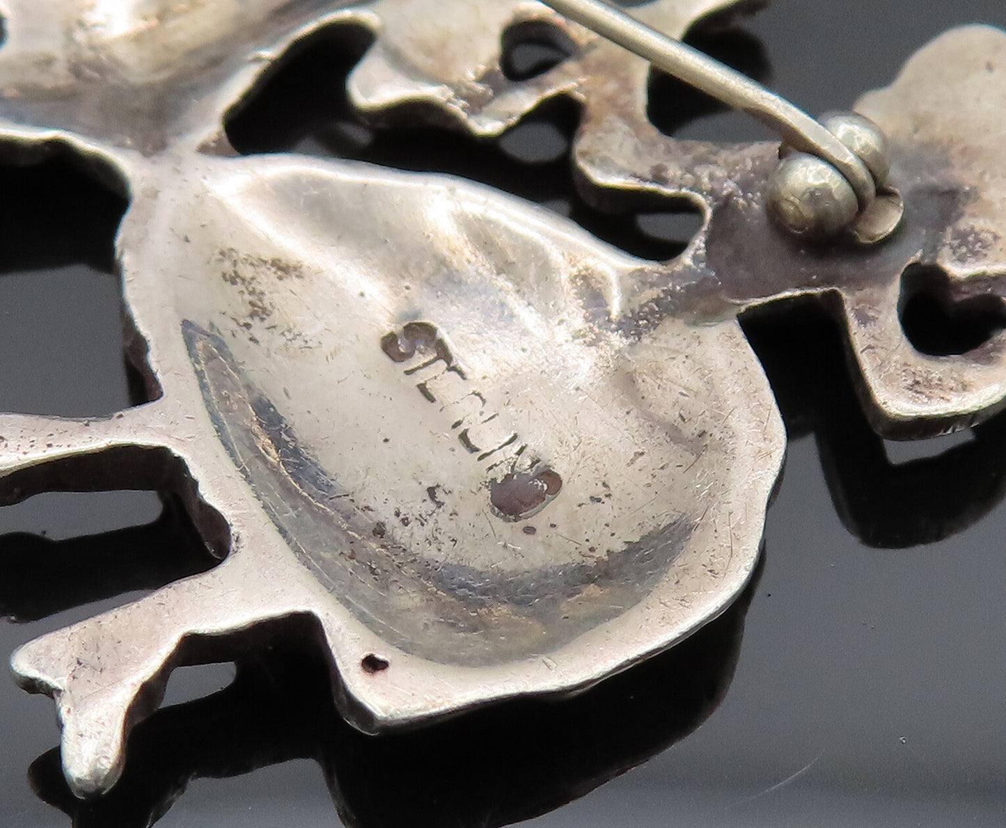 925 Silver  Vintage Antique Man Giving Flower Romantic Brooch Pin  BP10151