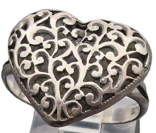 925 Sterling Silver  Vintage Scrollwork Love Heart Ring Sz 6.5  RG26332