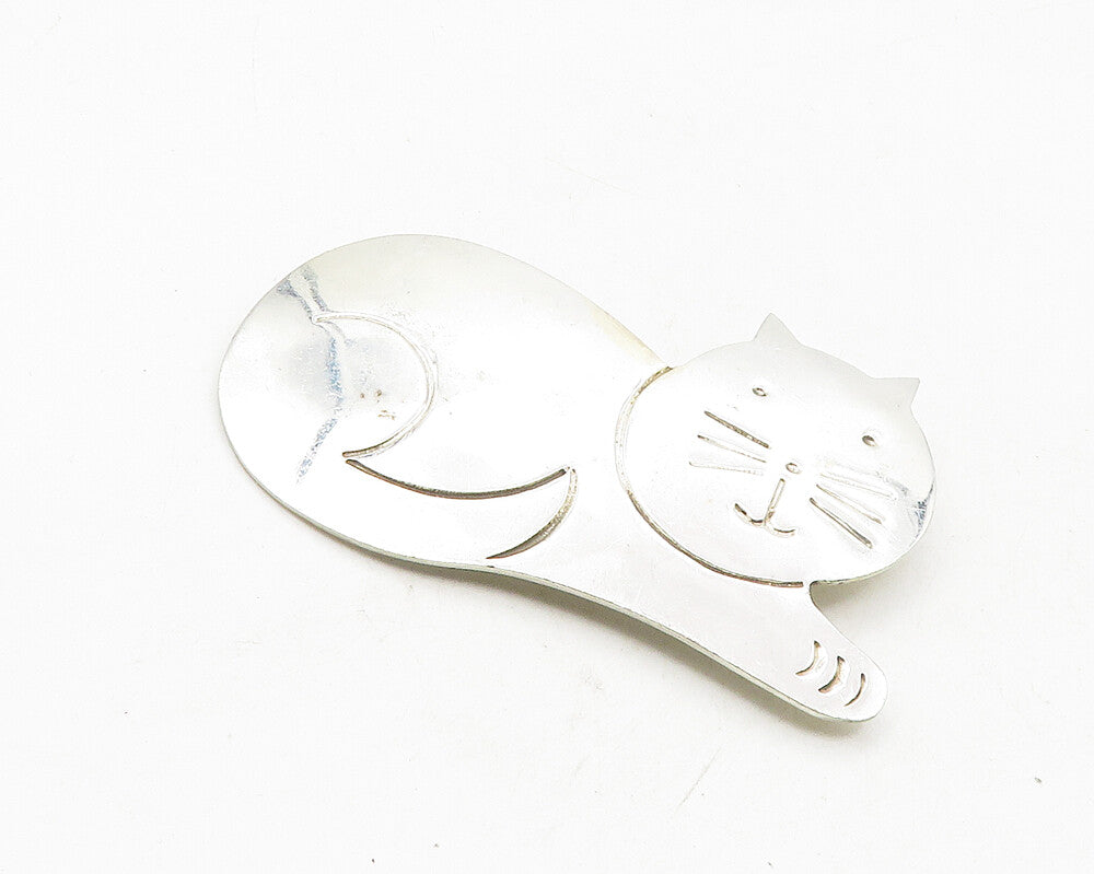 925 Sterling Silver  Vintage Shiny Etched Lying Cat Motif Brooch Pin  BP3705