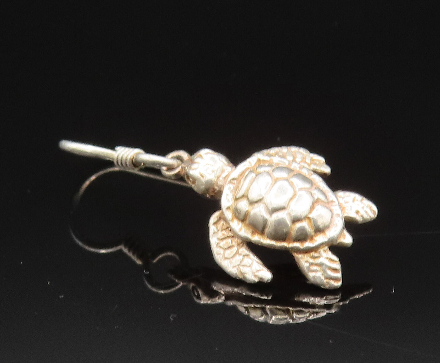 925 Sterling Silver  Vintage Sculpted Sea Turtle Dangle Earrings  EG11777