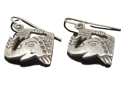 925 Sterling Silver  Vintage Etched Elephant's Head Dangle Earrings  EG5919