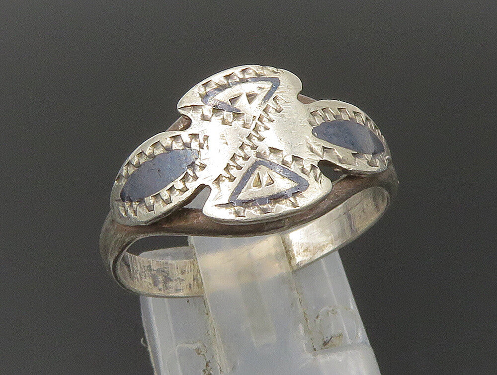 EUROPEAN 925 Silver  Vintage Enamel Eyes Etched Face Motif Ring Sz 8.5 RG24216