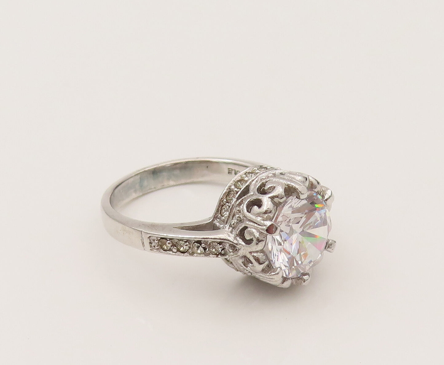 925 Silver  Vintage Dancing Cubic Zirconia Scrollwork Halo Ring Sz 7.5 RG26492