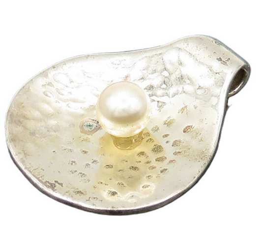 925 Sterling Silver  Vintage Freshwater Pearl Shiny Hammered Pendant  PT16353