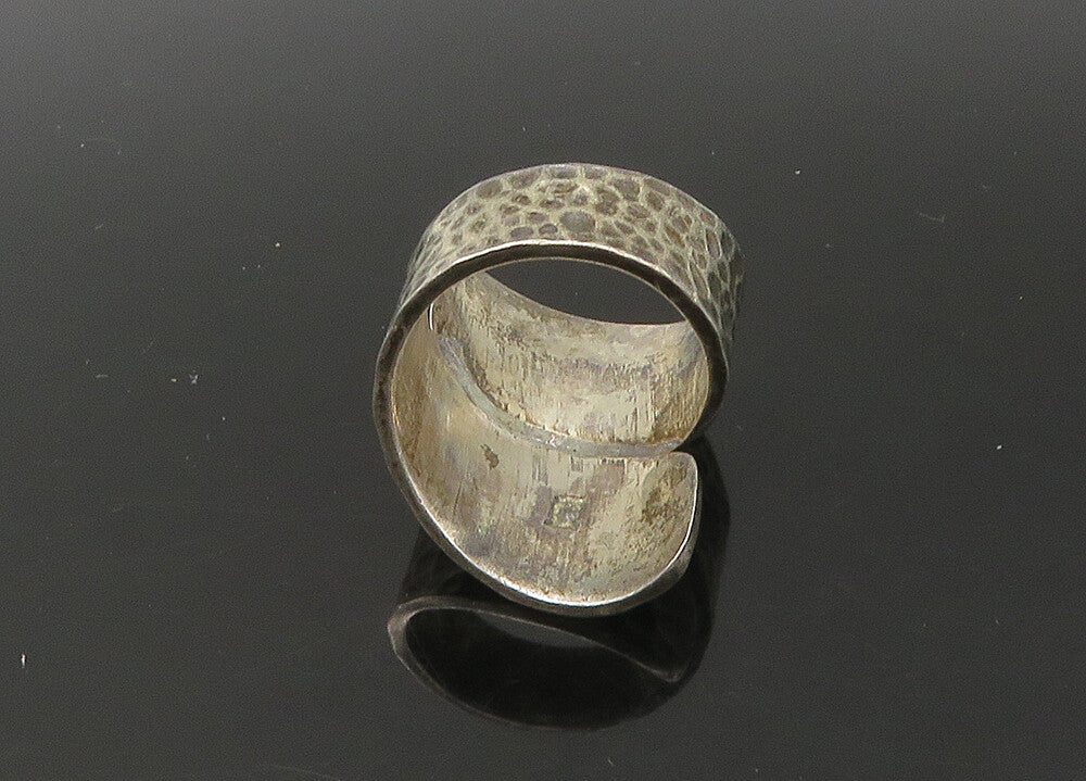 925 Sterling Silver  Vintage Dark Tone Hammered Bypass Ring Sz 8  RG22568