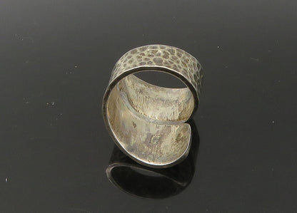 925 Sterling Silver  Vintage Dark Tone Hammered Bypass Ring Sz 8  RG22568