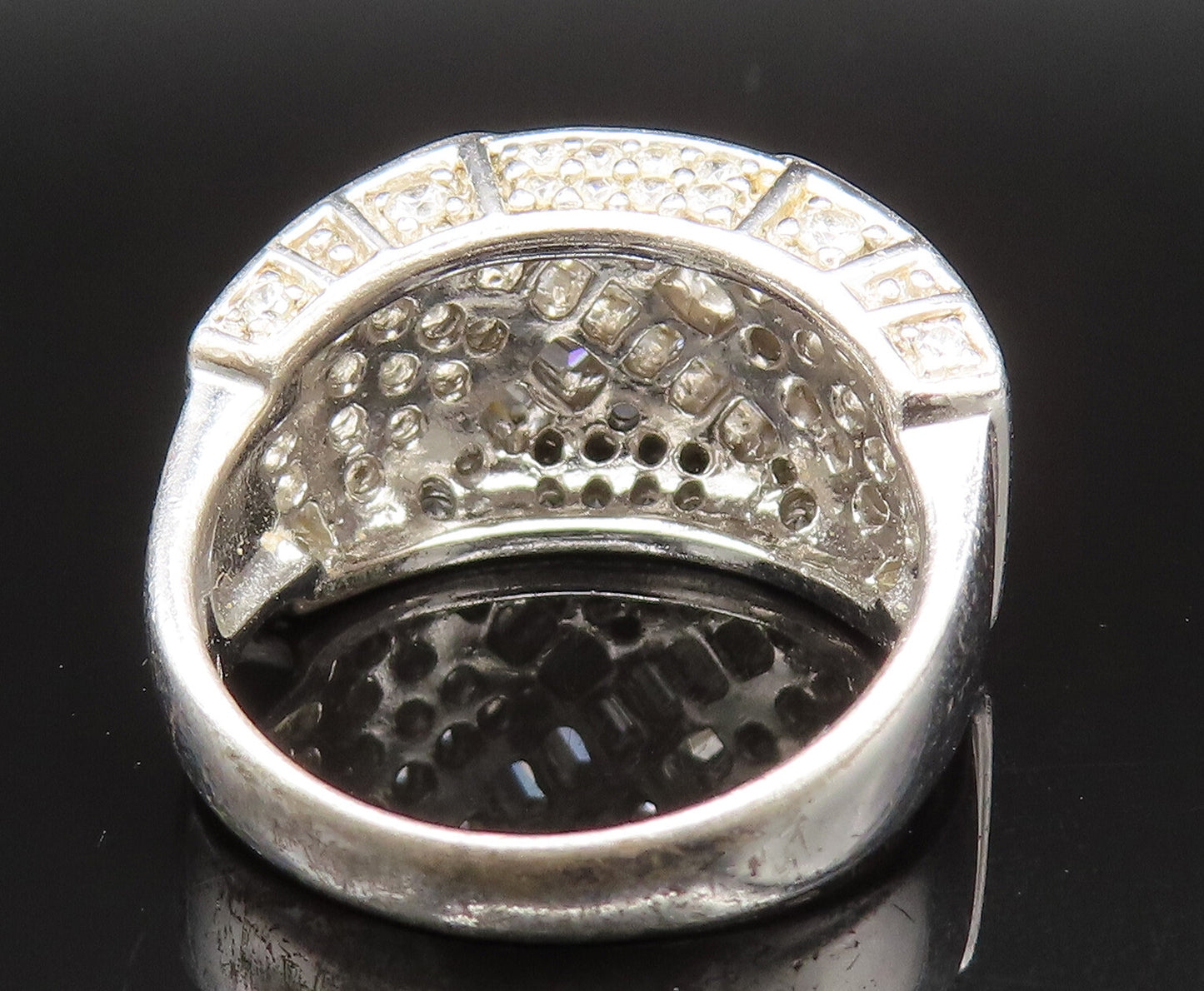 925 Silver  Vintage Crisscross Detail Cubic Zirconia Band Ring Sz 7.5  RG25392