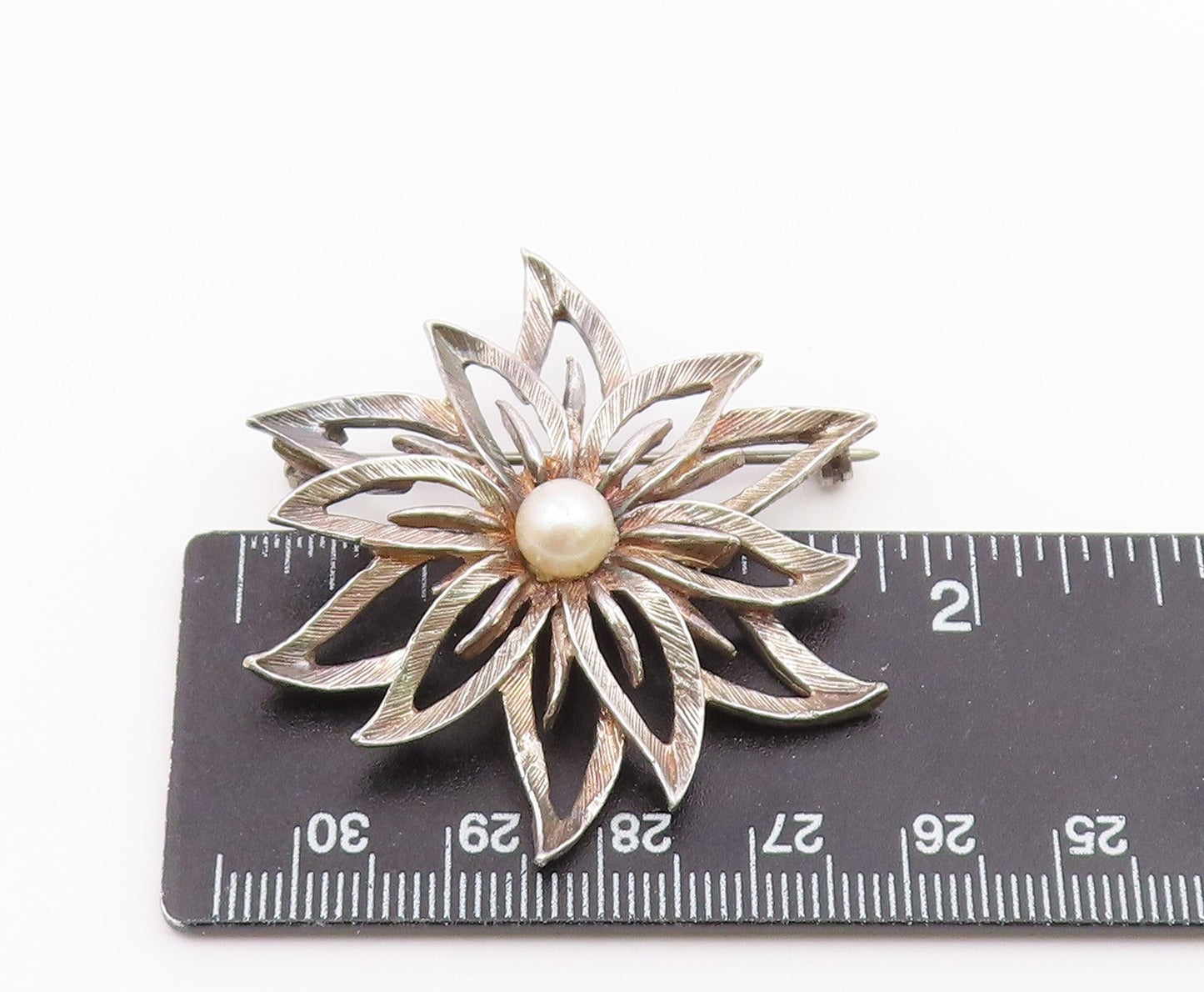 925 Sterling Silver  Vintage Cultured Pearl Flower Motif Brooch Pin  BP8927