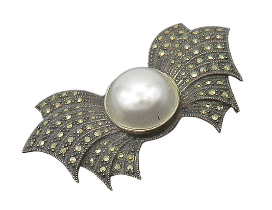 JUDITH JACK 925 Silver  Vintage Pearl Dome & Marcasite Bow Brooch Pin  BP7197