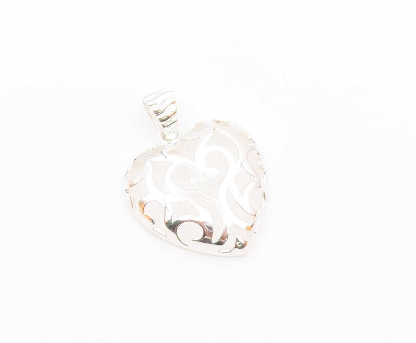925 Sterling Silver  Vintage Shiny Love Heart Dome Cutout Pendant  PT16240