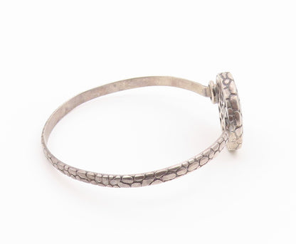 925 Sterling Silver  Vintage Cobbled Pattern Hook Bangle Bracelet  BT9179