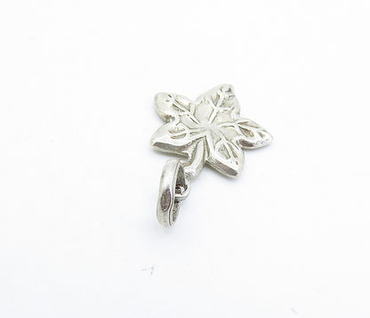 925 Sterling Silver  Vintage Petite Single Autumn Leaf Motif Pendant  PT4707