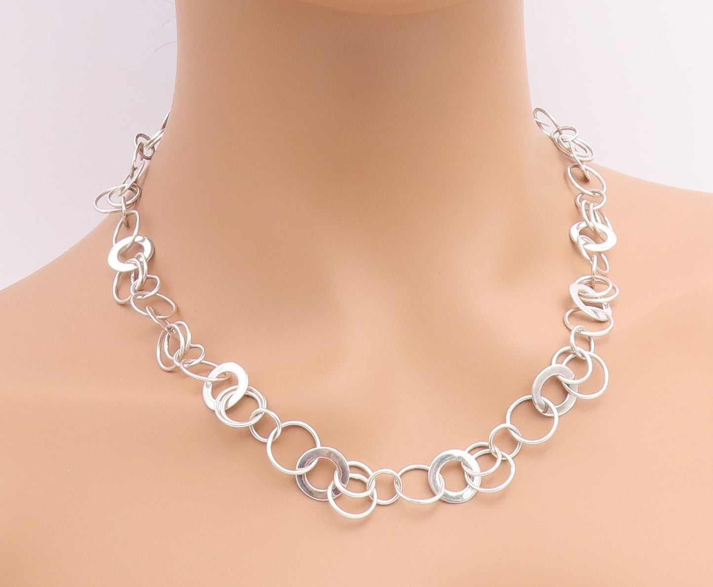 925 Sterling Silver Vintage Necklace Modernist Interlocking Circles Chain NE4942