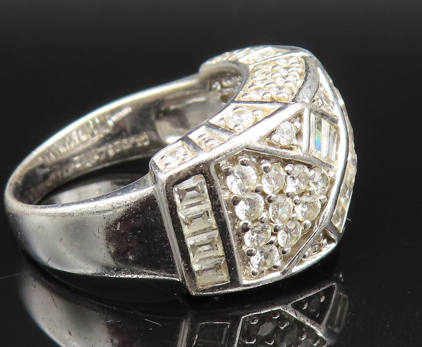 925 Silver  Vintage Crisscross Detail Cubic Zirconia Band Ring Sz 7.5  RG25392
