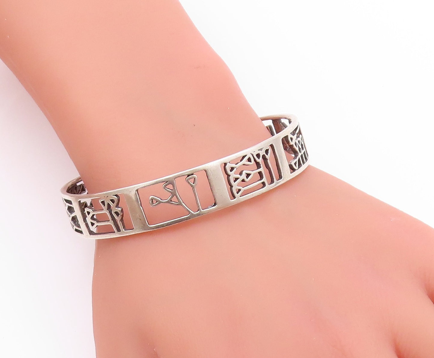925 Sterling Silver Vintage Bracelet MIDDLE EAST Trible Design Bangle  BT11195