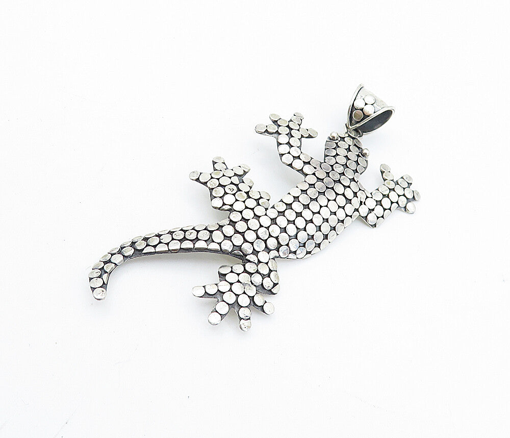 925 Sterling Silver  Vintage Shiny Circle Patterned Lizard Pendant  PT5748