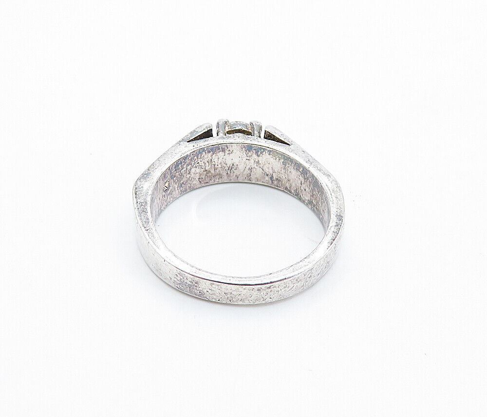 925 Sterling Silver  Vintage Cubic Zirconia Ribbed Solitaire Ring Sz 6  RG6522