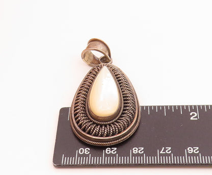BALI 925 Silver  Vintage Mother Of Pearl Rope Twist Pear Shape Pendant PT21023