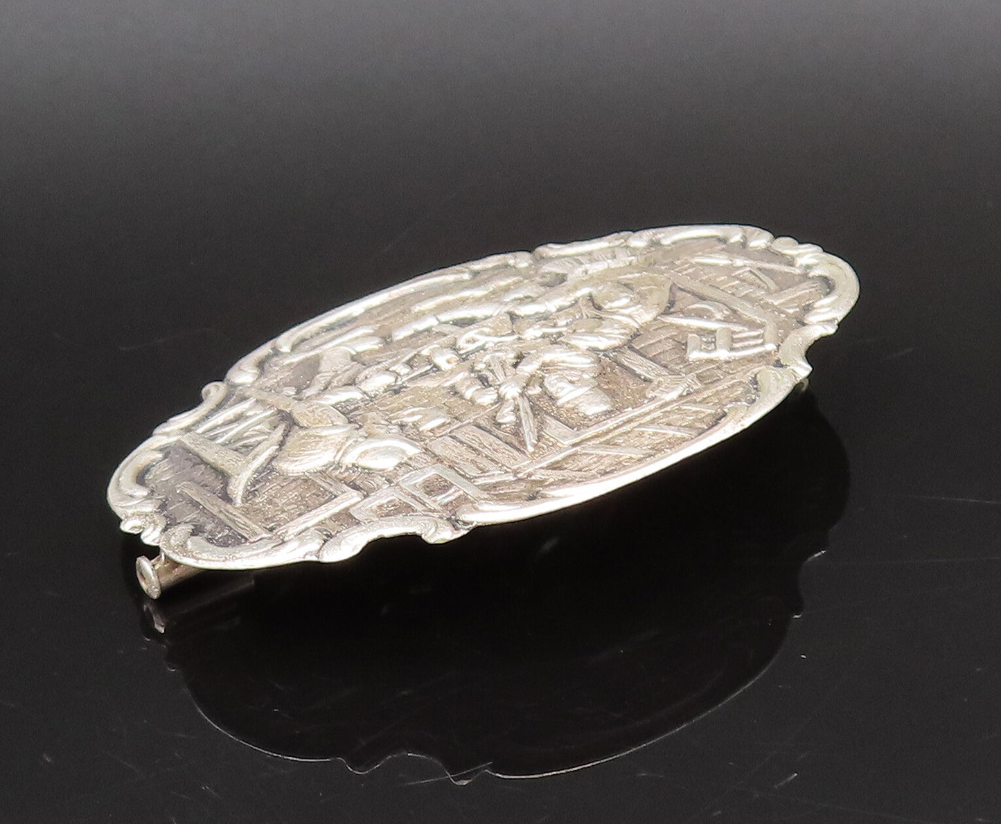 925 Sterling Silver  Vintage Dutch Men At Bar Scenery Brooch Pin  BP10057