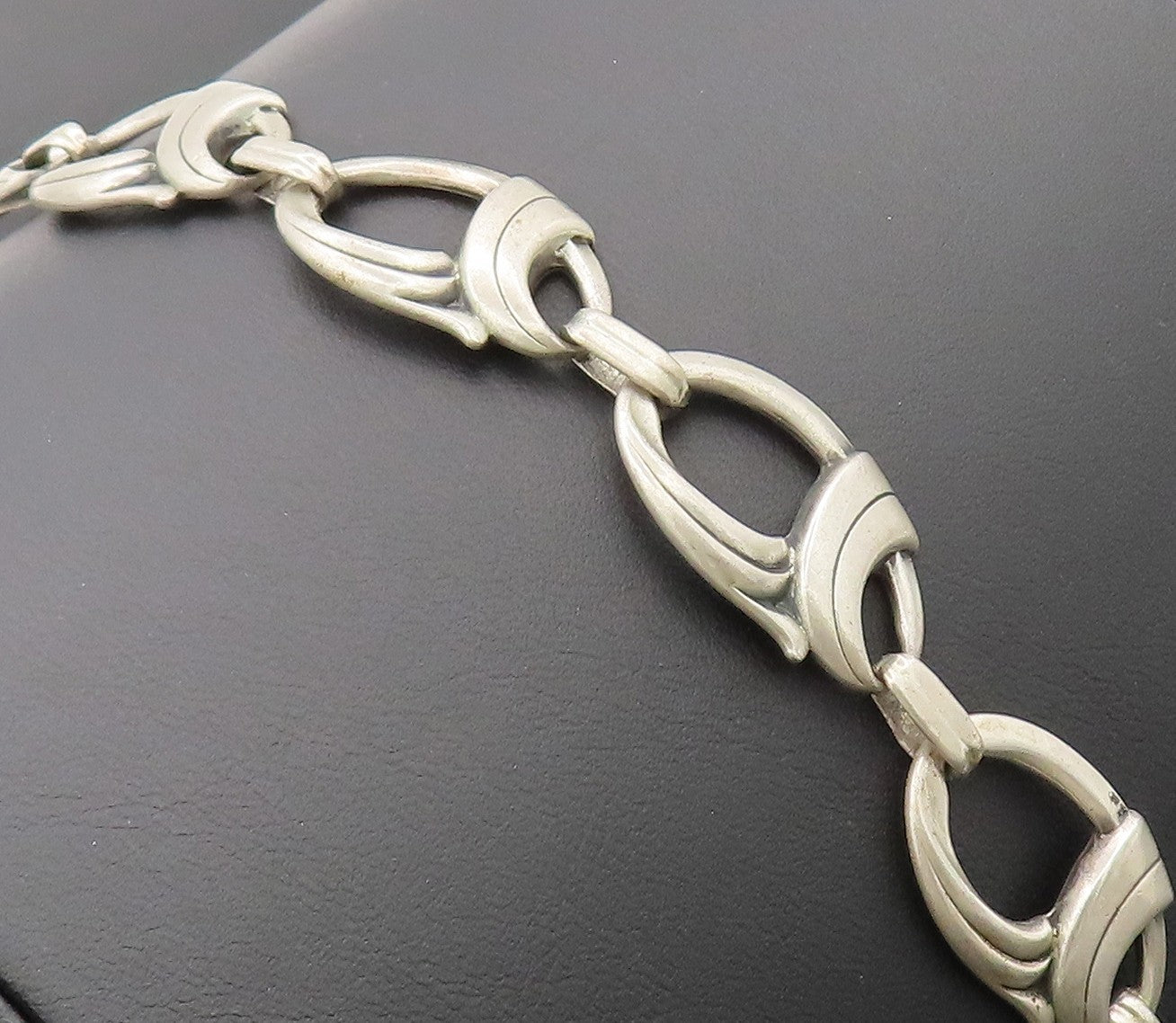 925 Sterling Silver Vintage Bracelet HARRY BICK Carved Double Loop Link BT10221