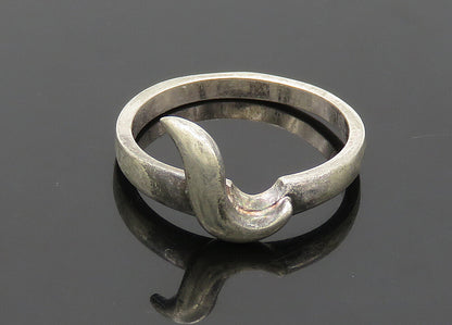 925 Sterling Silver  Vintage Smooth Oxidized Swirl Band Ring Sz 8  RG21422